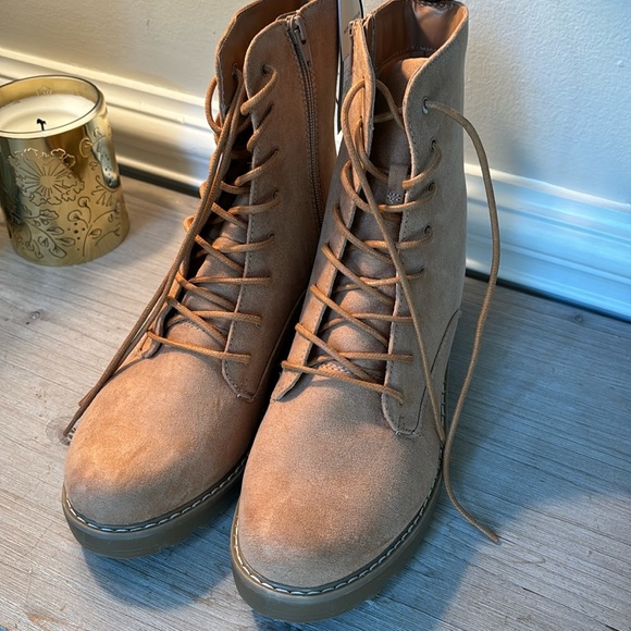 NWT Universal Thread Ophelia Lace Up Boots - Picture 7 of 9